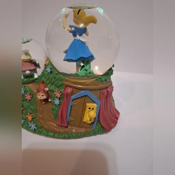 RARE, Enesco, Disney Alice in Wonderland Musical Double Snow Globe Music Works!